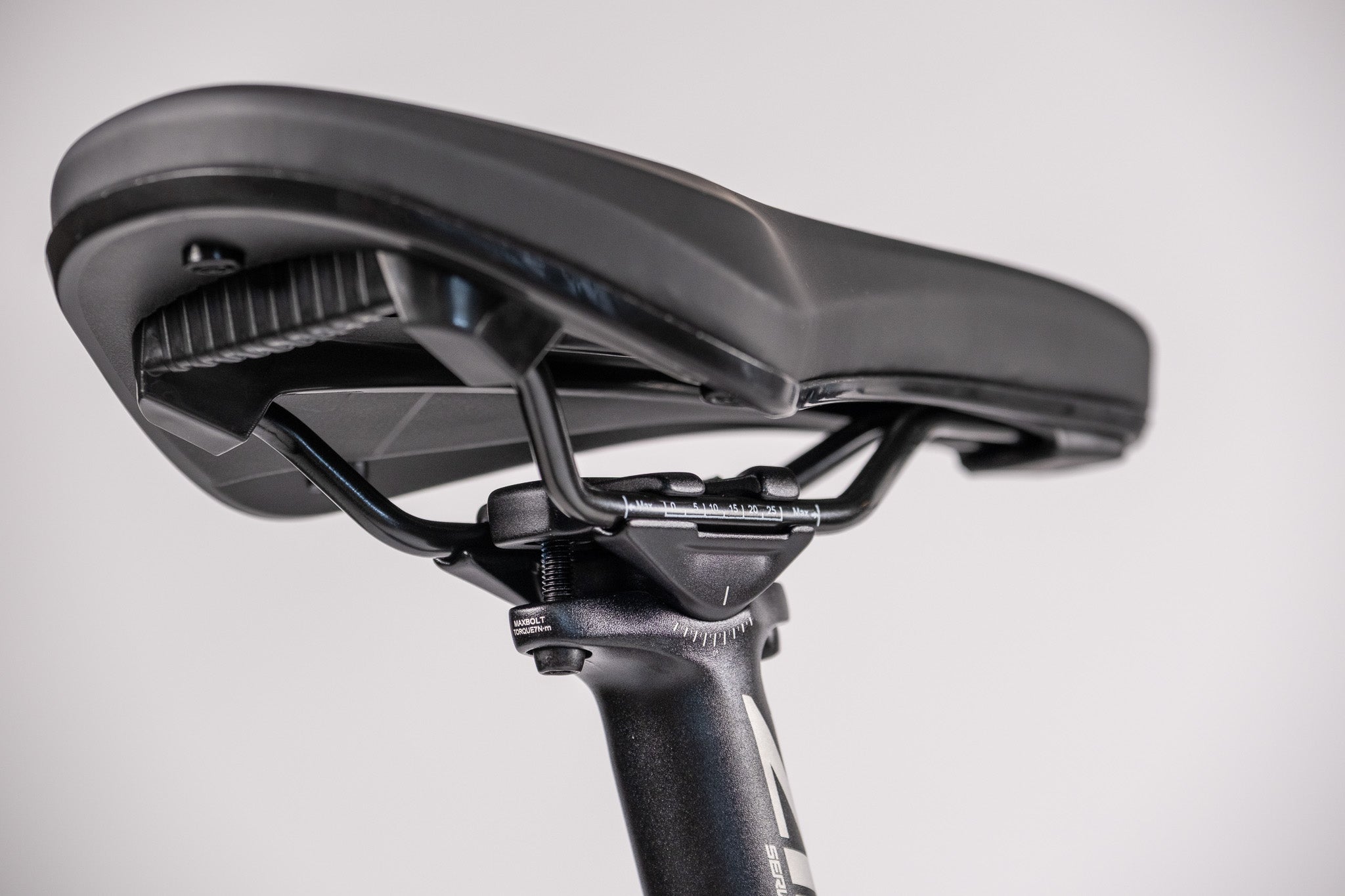 Custom Gloria All Gravel Titanium Bike Builder