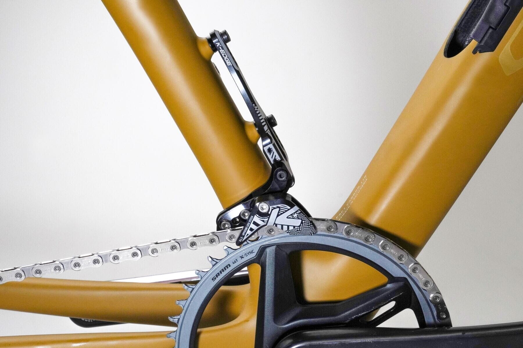 1x Race W Chain Guide, Black Anodised