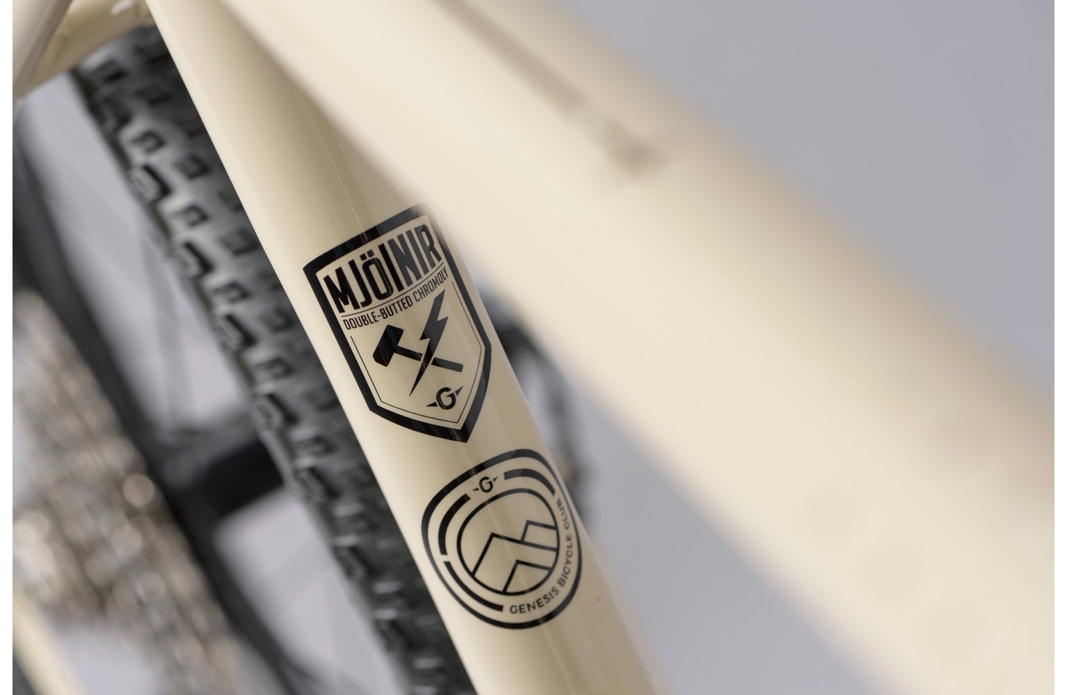 Genesis Croix De Fer 10